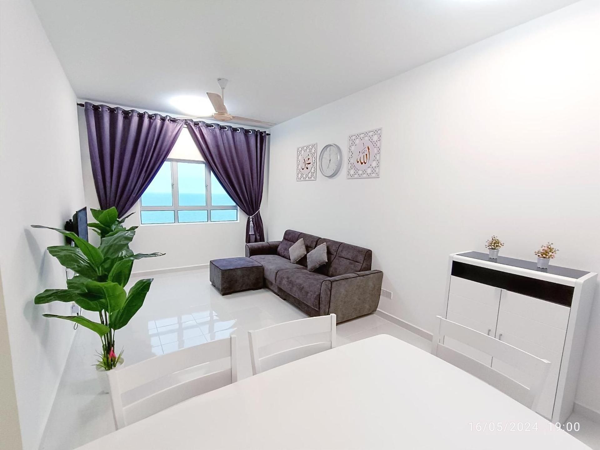Three-Bedroom Apartment with Ocean View