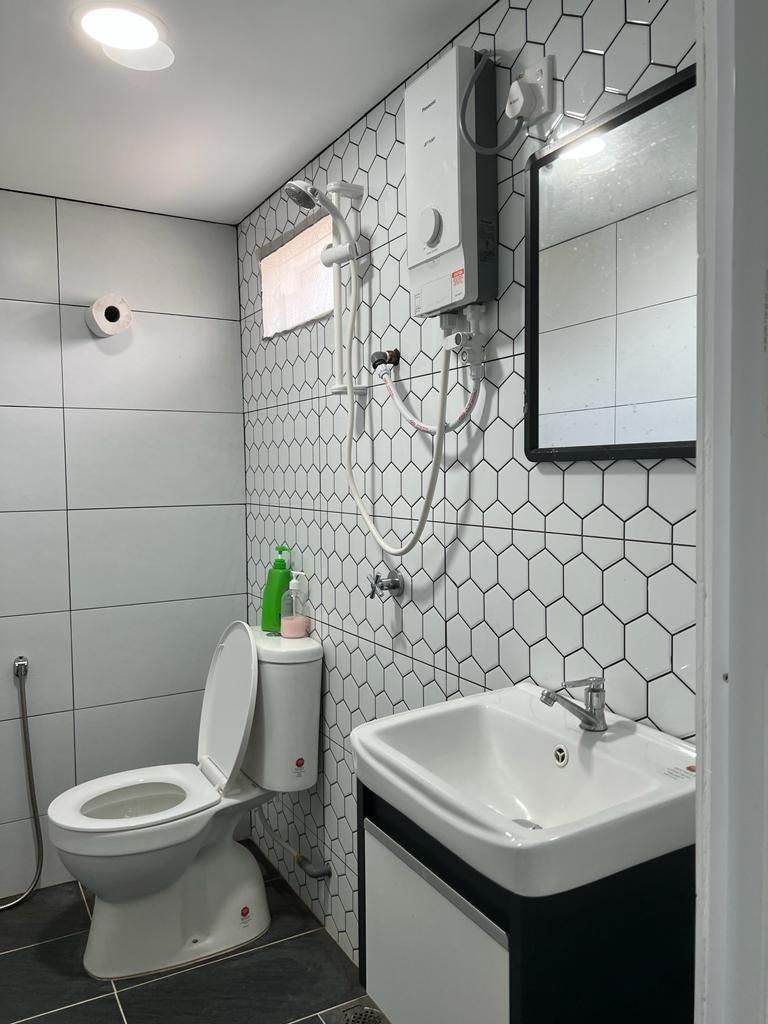 Quadruple with Shared Bathroom
