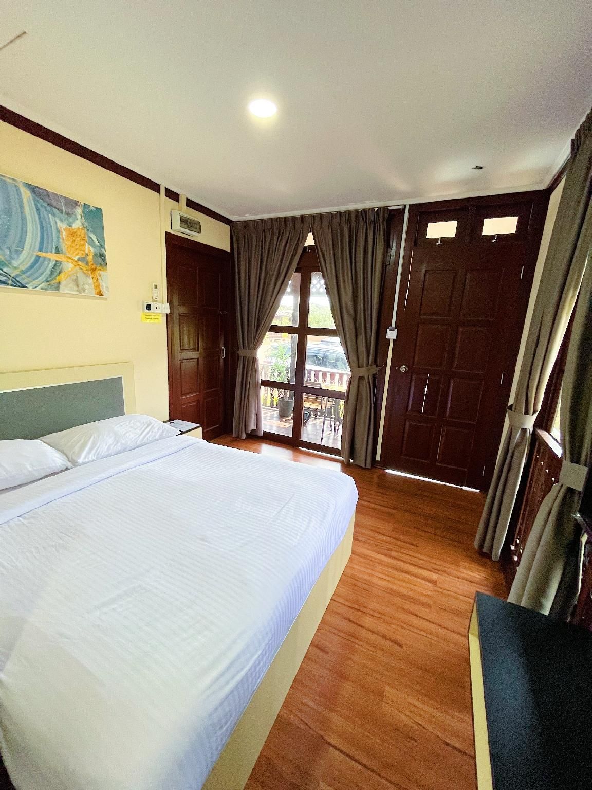 D'Razna Chalet Pantai Seberang Takir Deluxe Double Bedroom