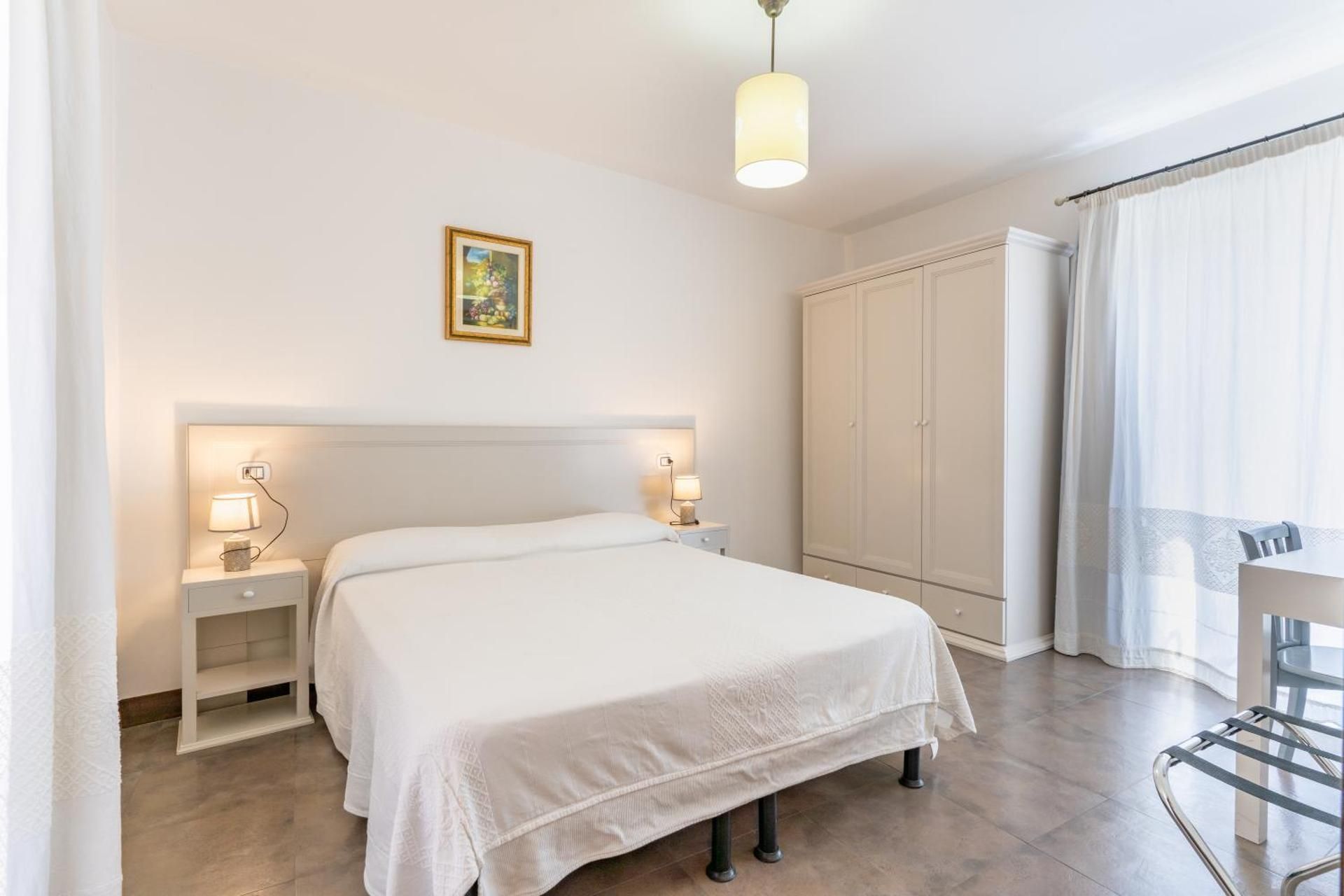 One-Bedroom Suite with Balcony