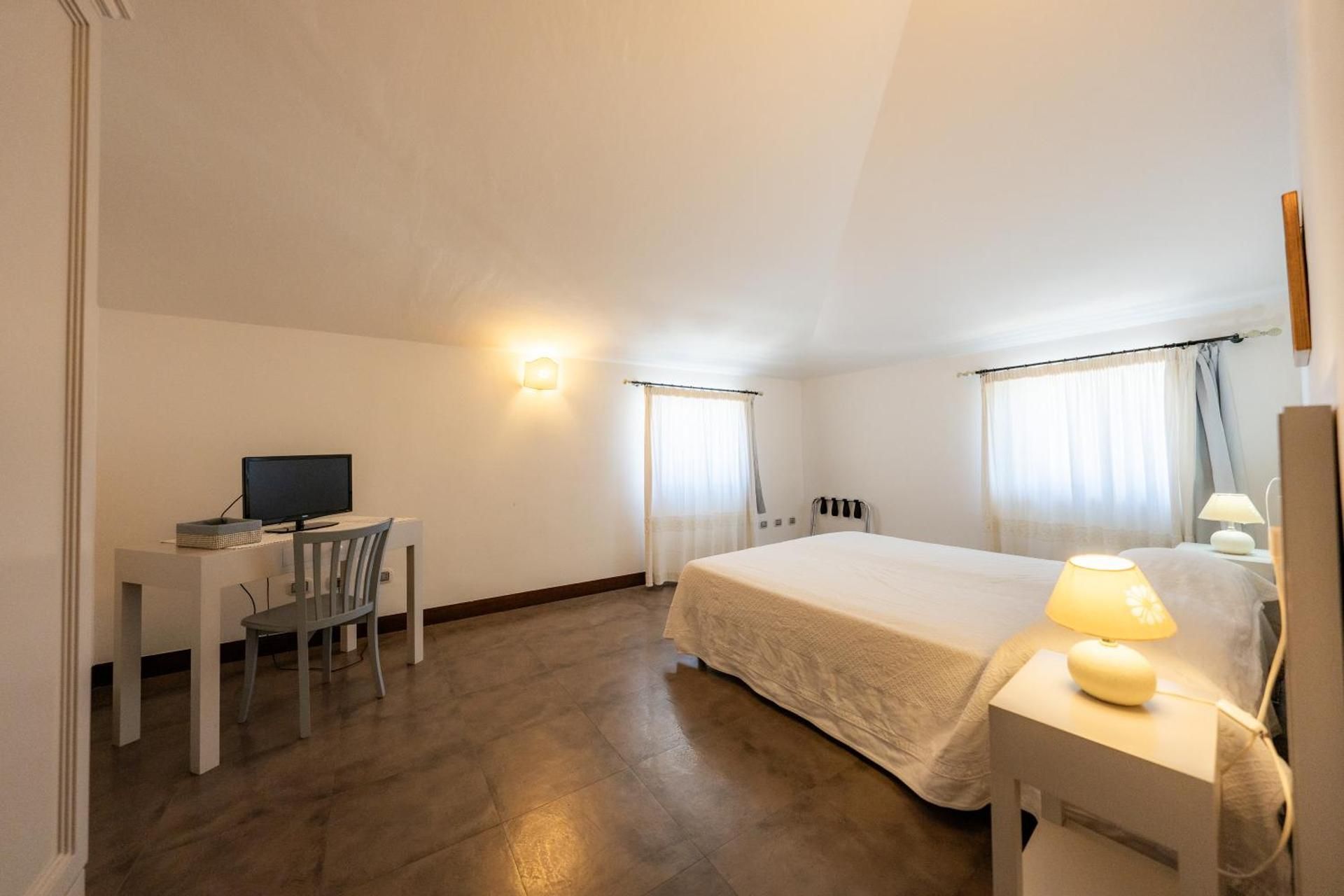 Two-Bedroom Suite - Split Level