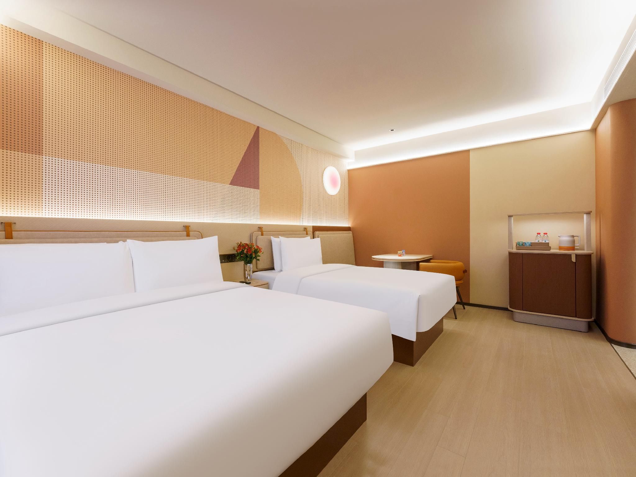 Huazhu - Family Room