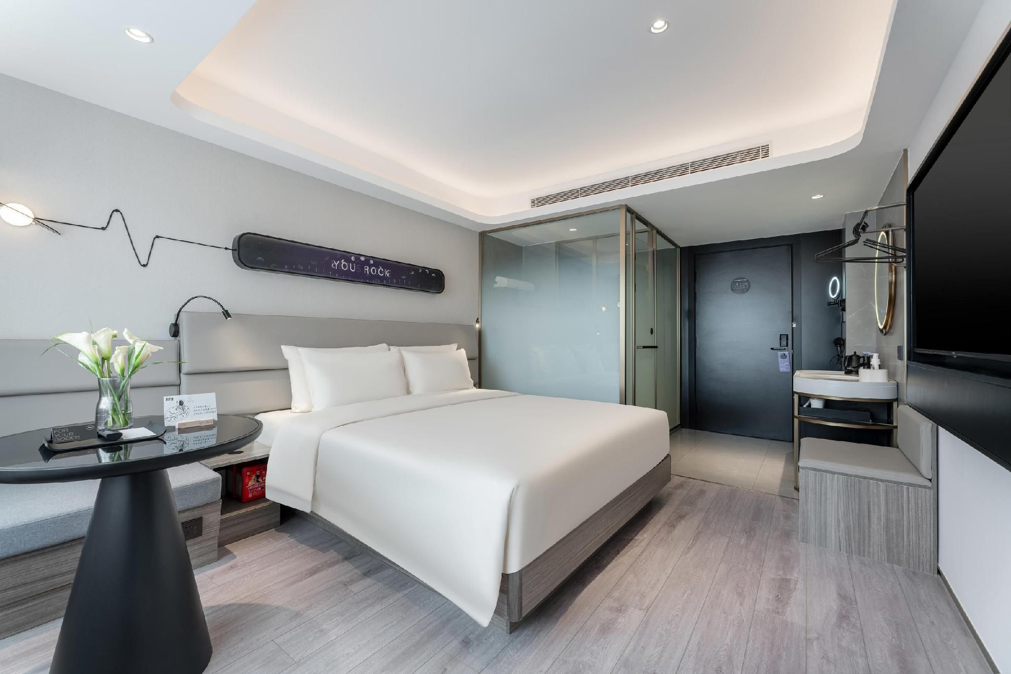 Comfort Queen Room