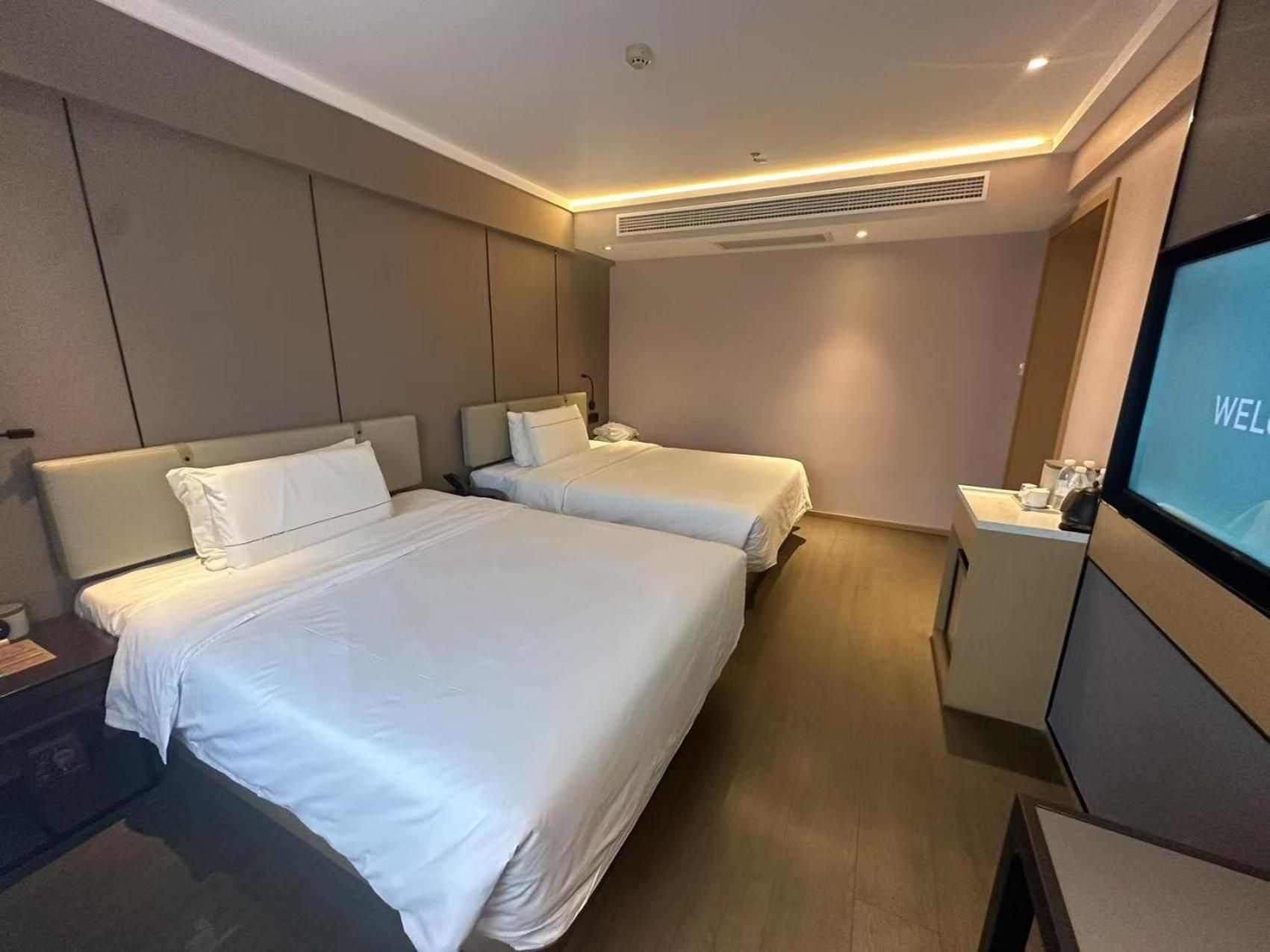 Elegant Twin Room