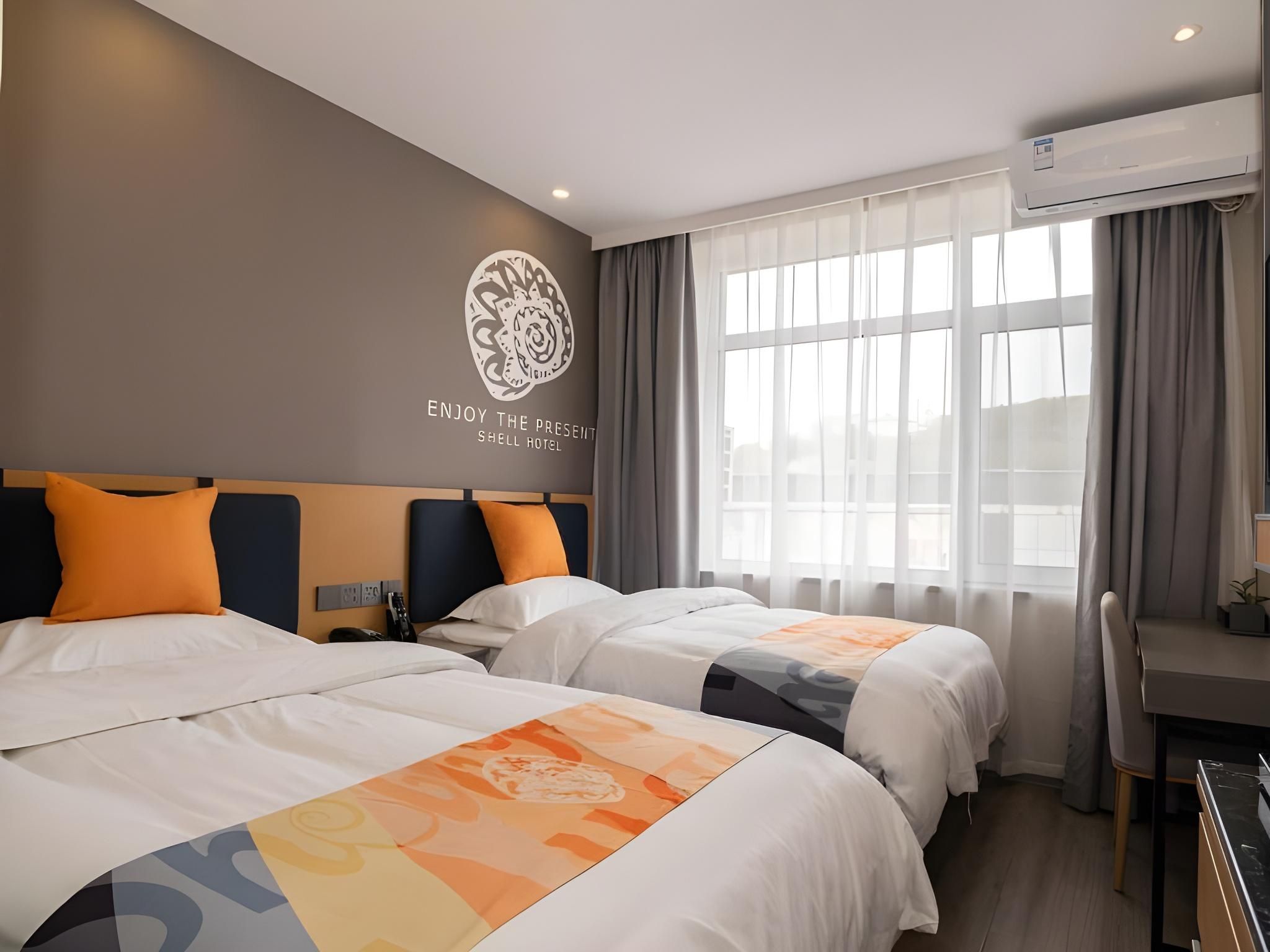 Twin Business Room