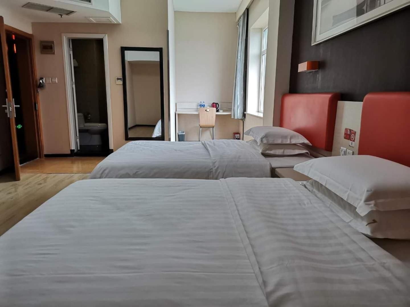 Premium Deluxe Twin Room