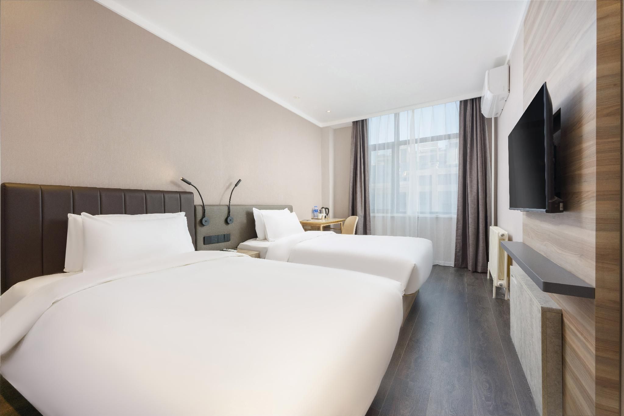 Twin Business Room