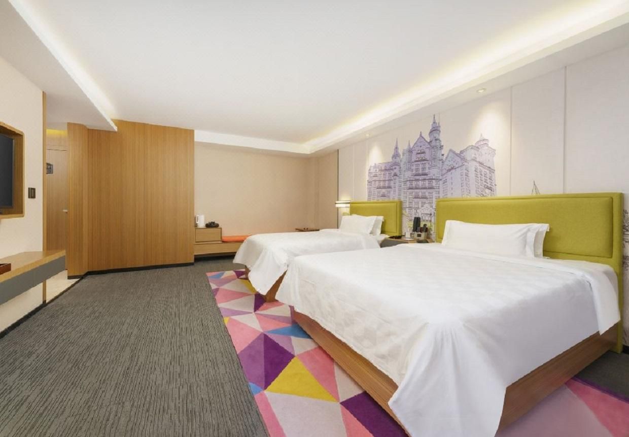 Yazhi Family Room