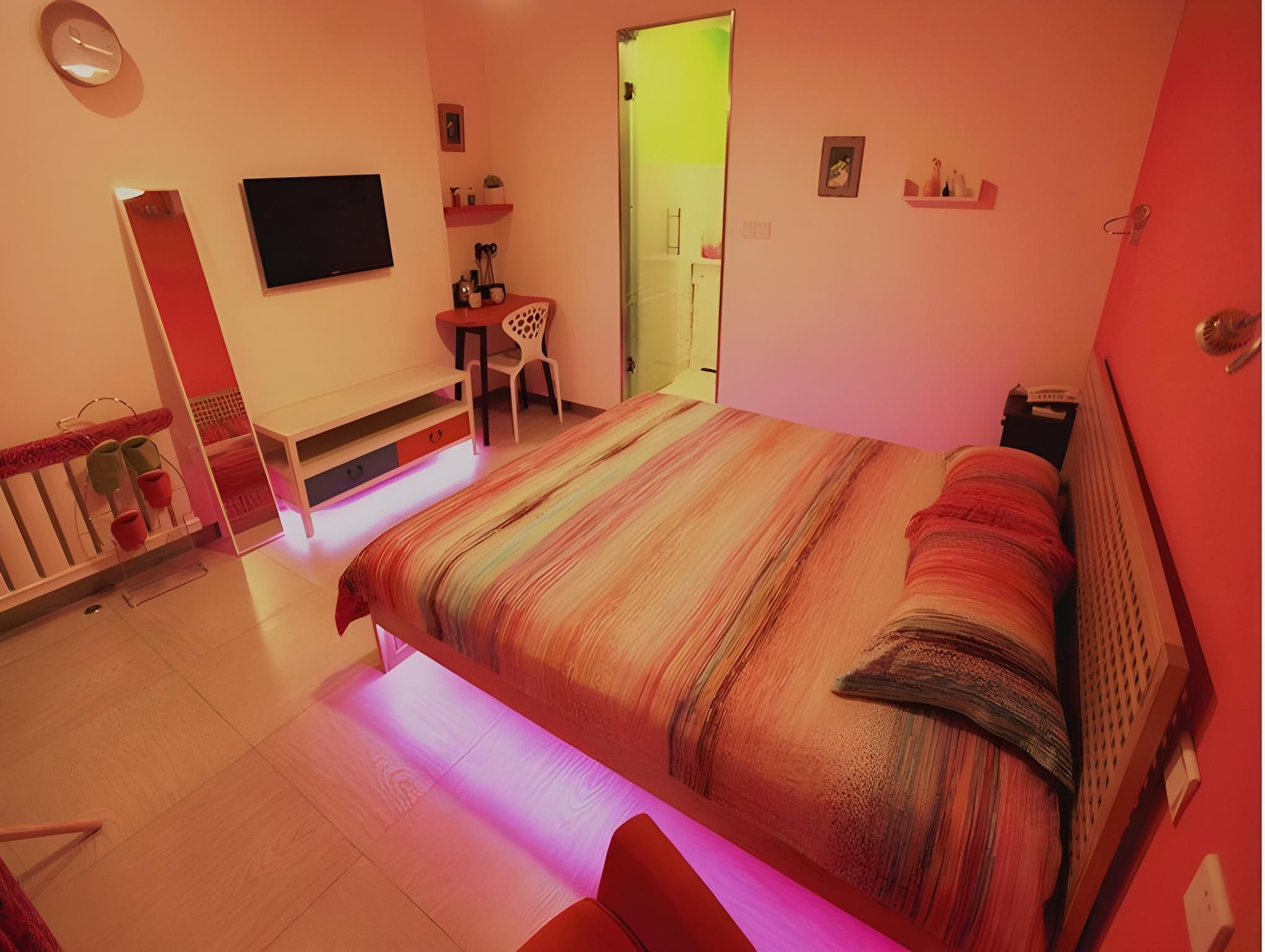 Romantic King Bed Room B