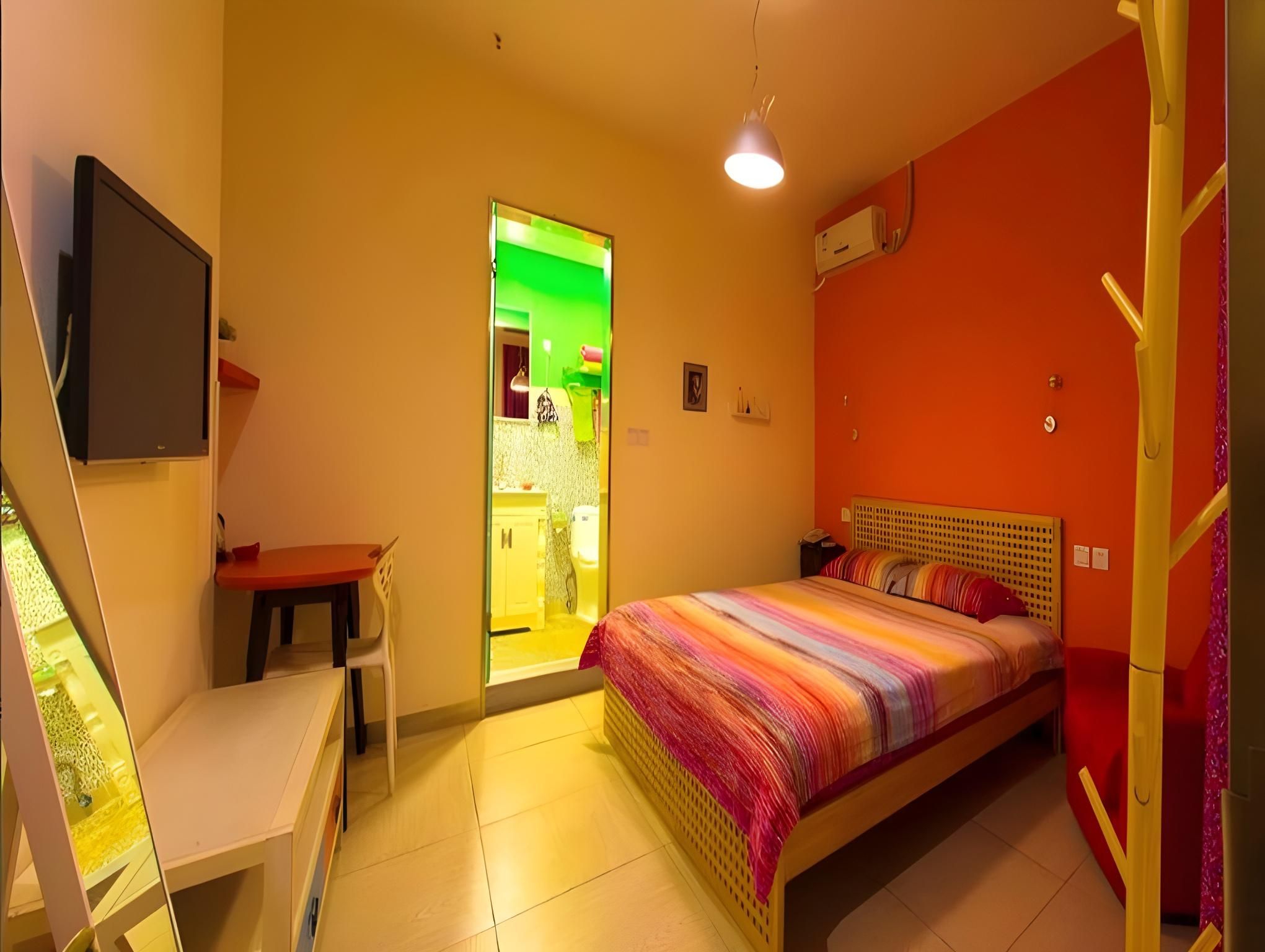 Romantic King Bed Room B