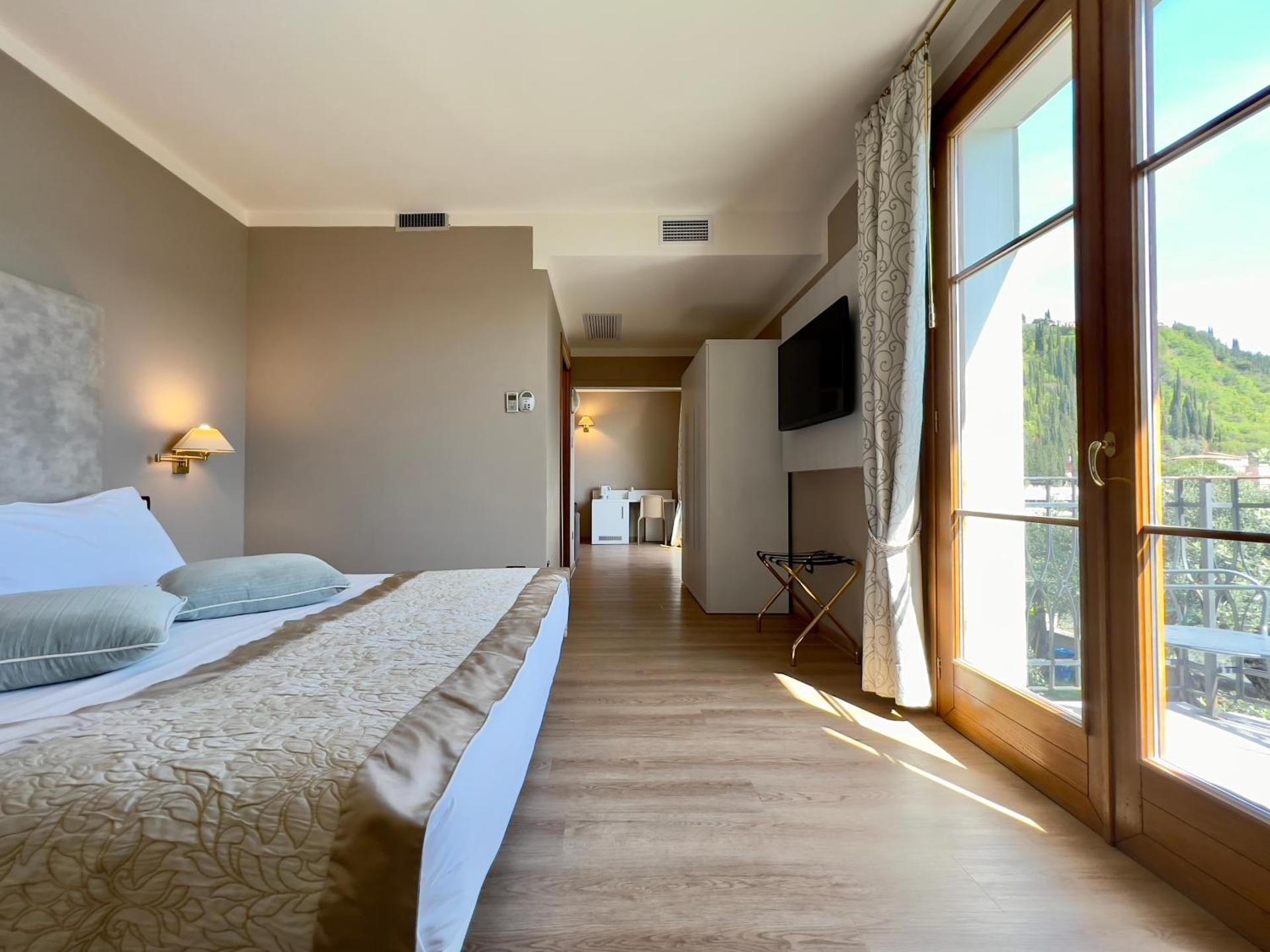 Junior Suite with Balcony and Lake View
