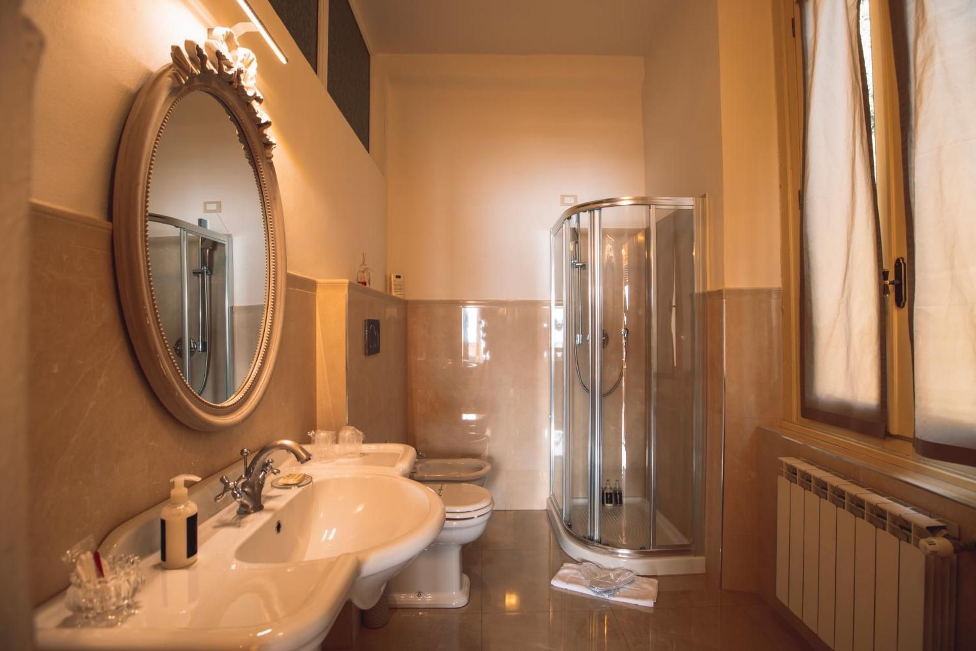 Deluxe Double Room with Terrace and Lake View