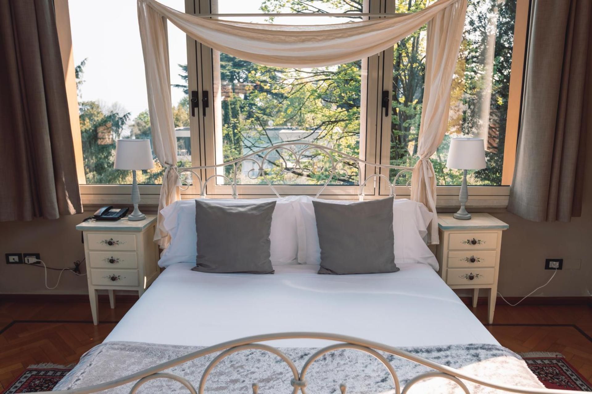 Double Room with Lake View
