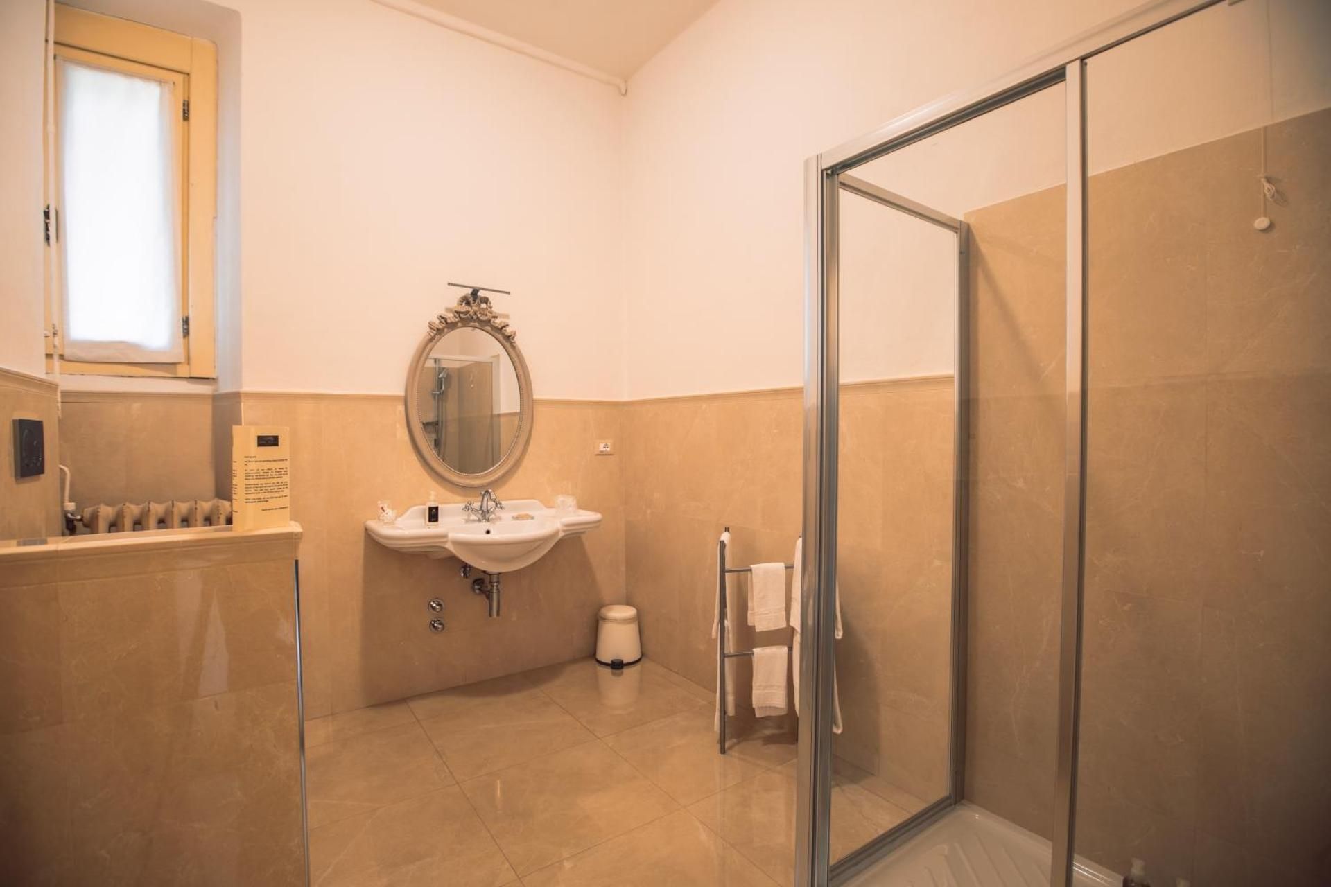 Deluxe Double Room with Lake View