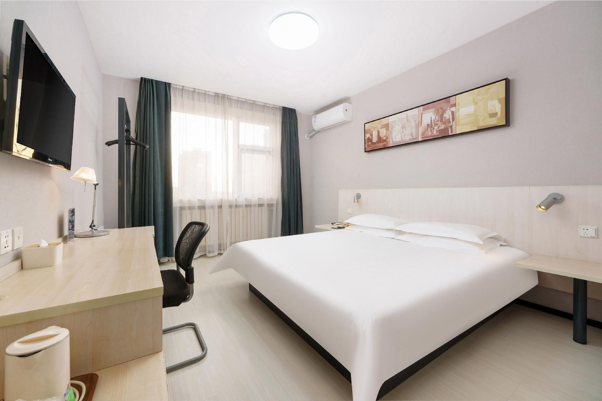 WH - Deluxe Bed Room