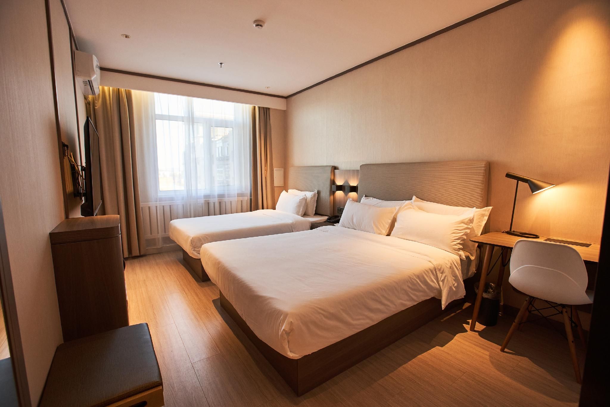 Huazhu - Family Room