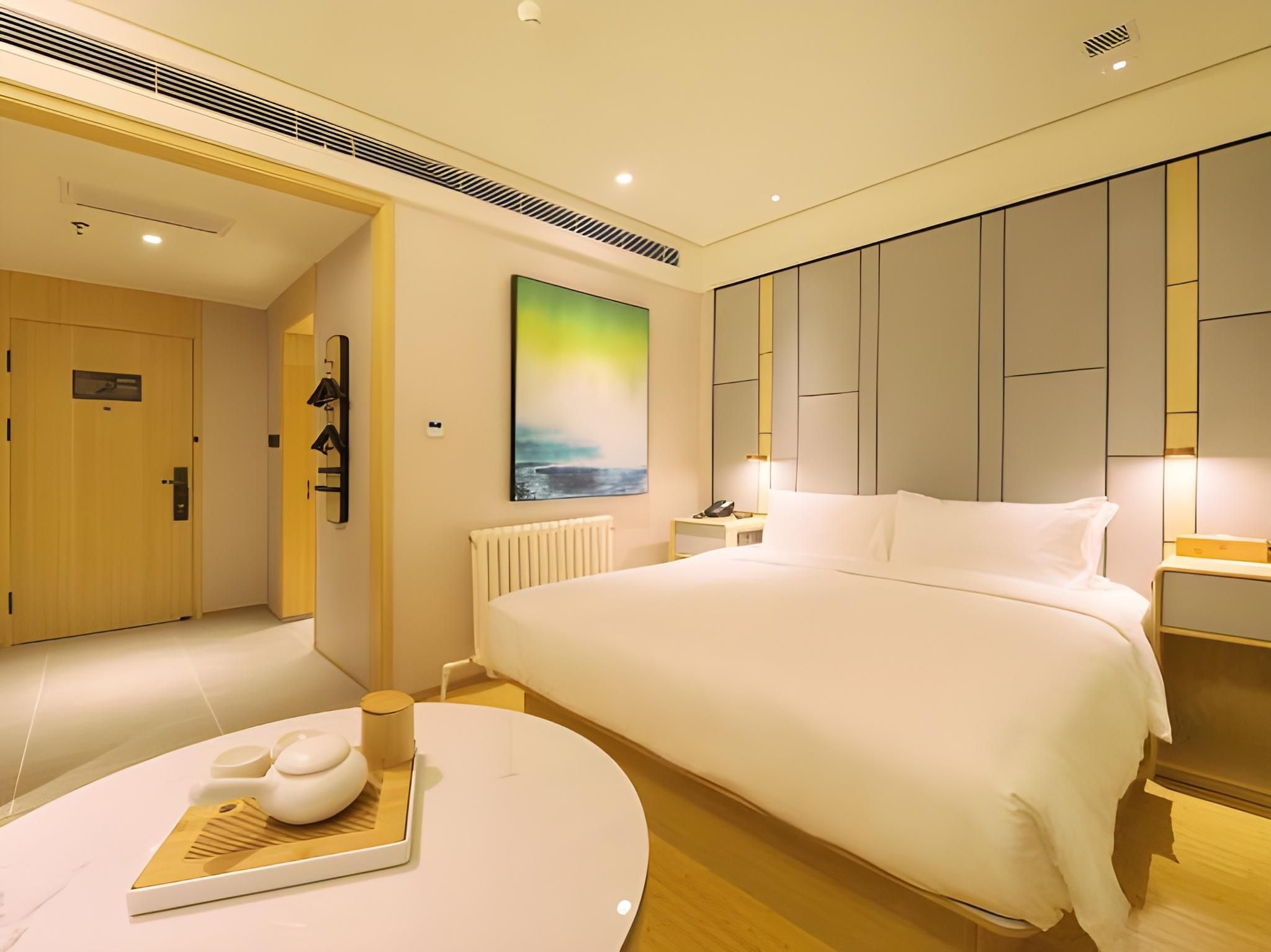 Huazhu - Room With Bed