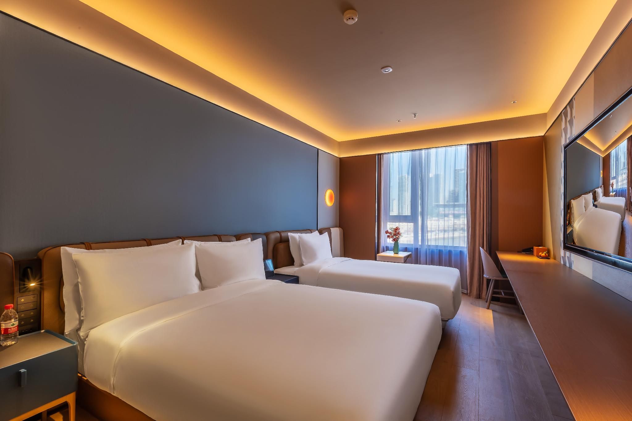 Huazhu - Yueruo Liujin Bed Room