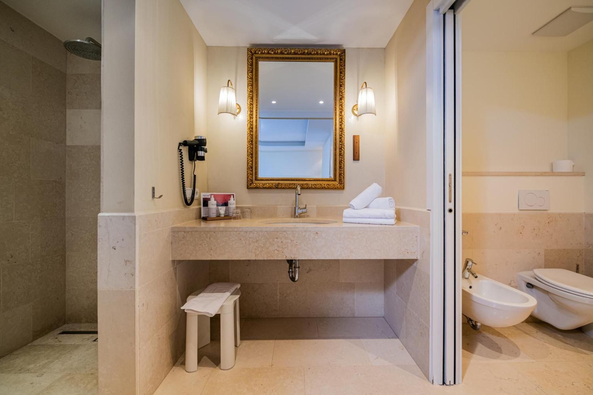 King Suite with Spa Bath