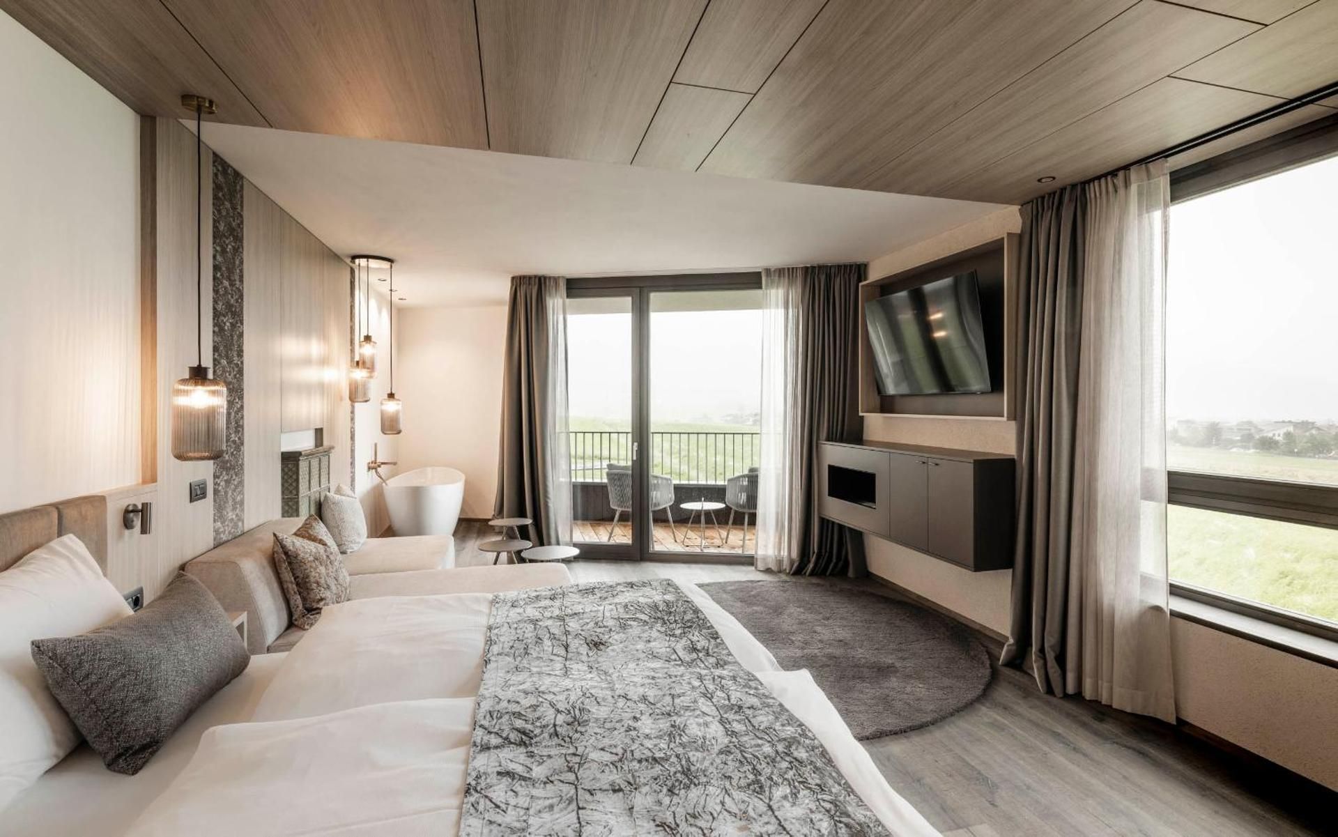 Deluxe Suite