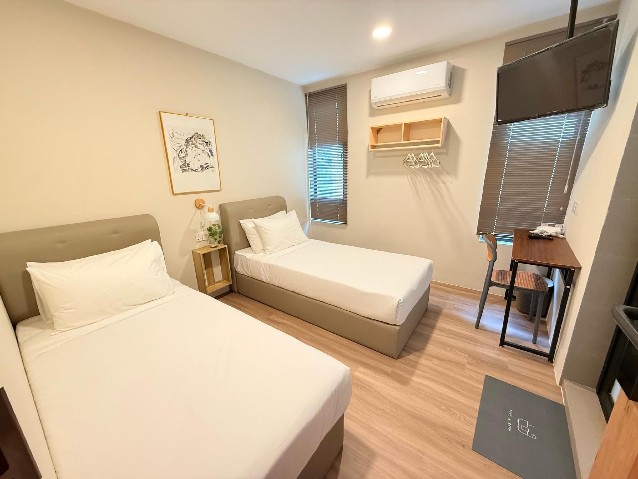 Twin Bedroom - Non-Smoking