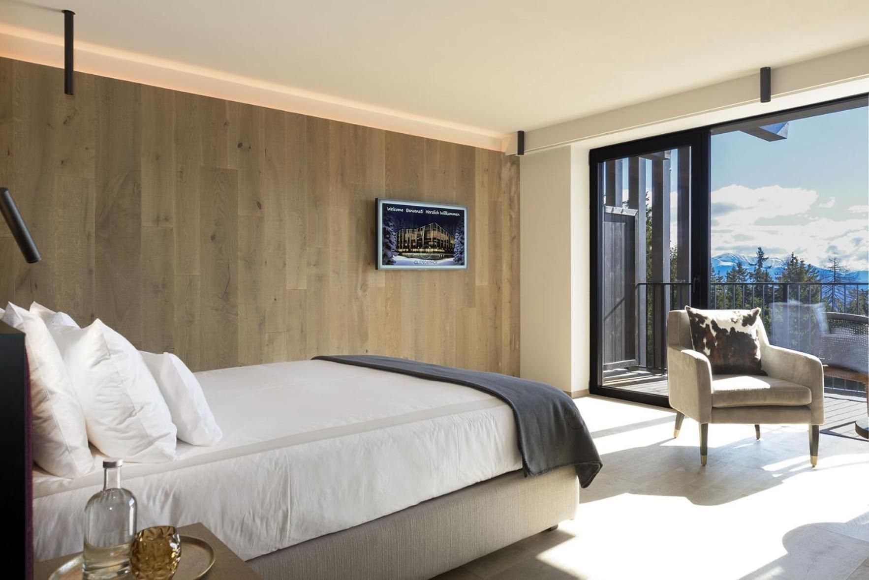 Junior Suite with Mountain View