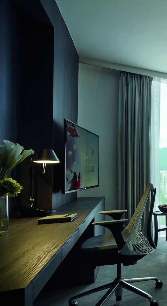 G Hotel Kelawai Deluxe Room 5