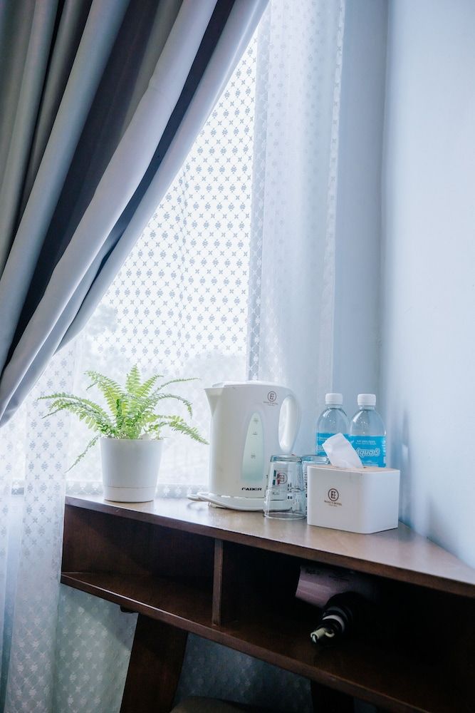 Wangs Hotel Gurney Drive Superior Double Room, 1 Bedroom, Non Smoking 8