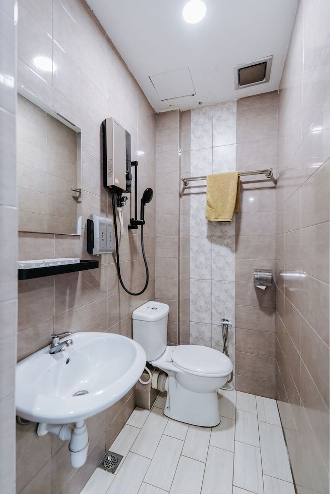 Wangs Hotel Gurney Drive Superior Double Room, 1 Bedroom, Non Smoking 6