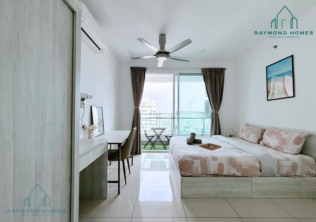 One-Bedroom Apartment with Balcony and City View
