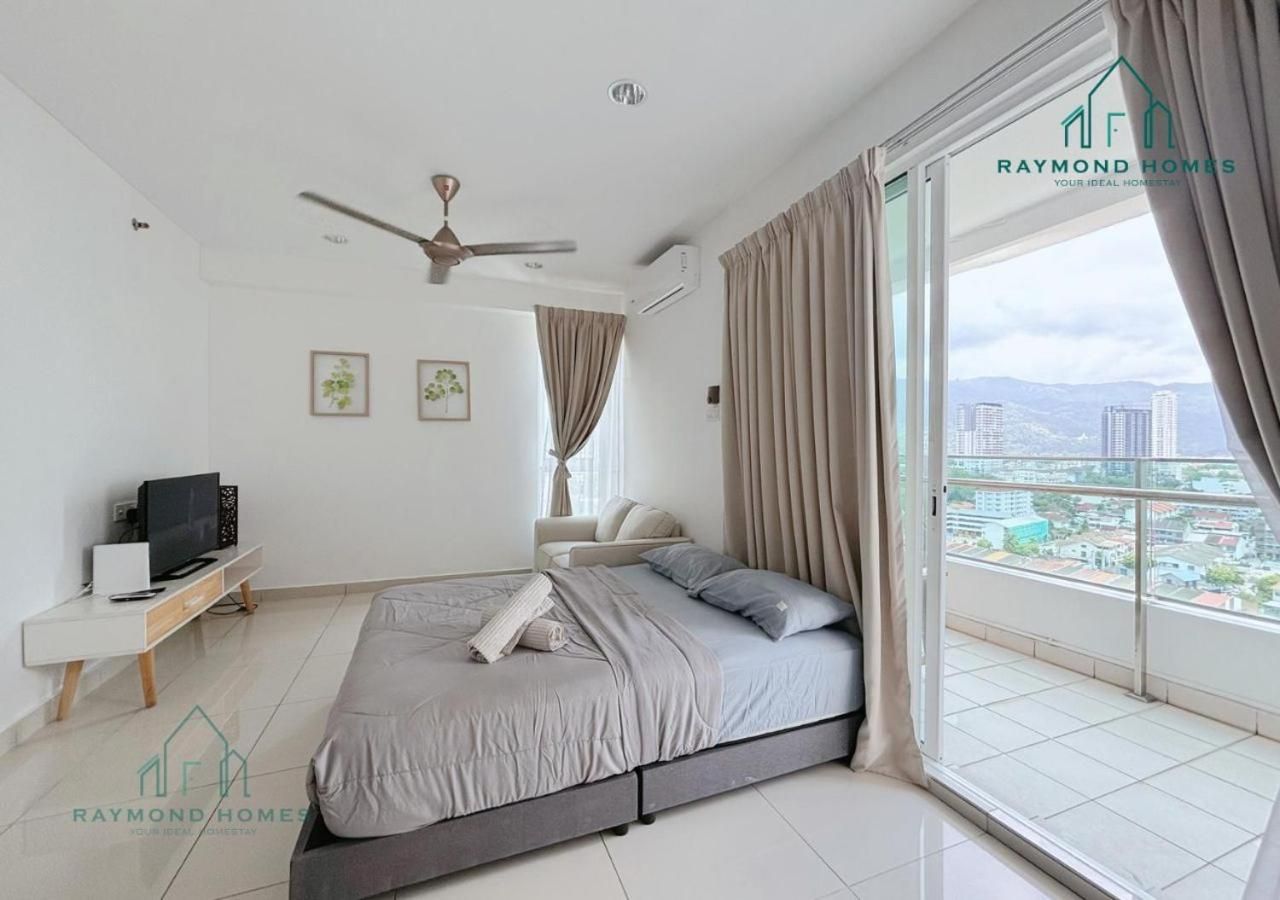 One-Bedroom Apartment with Balcony and Sea View