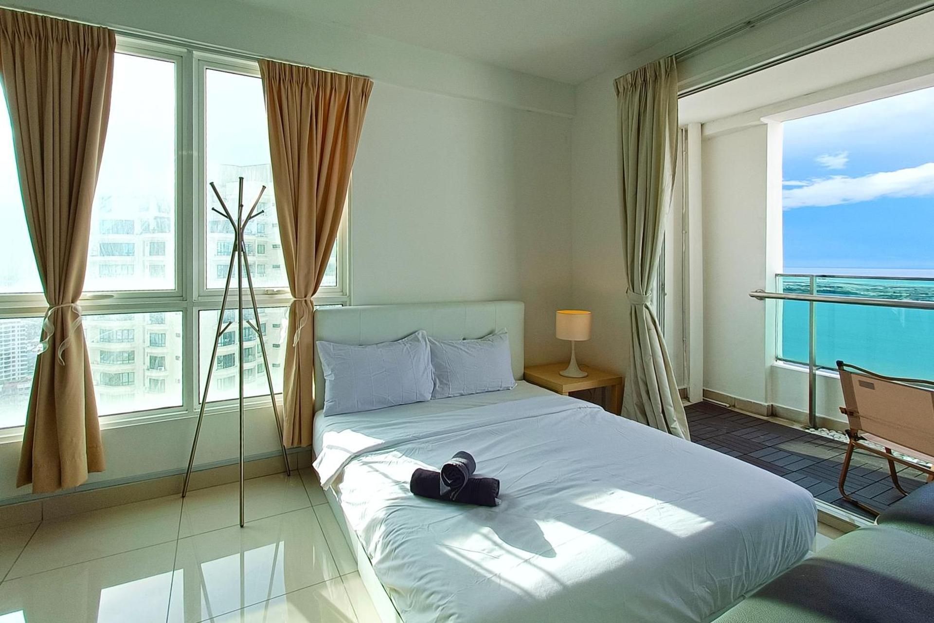 Two-Bedroom Apartment with Balcony and Sea View