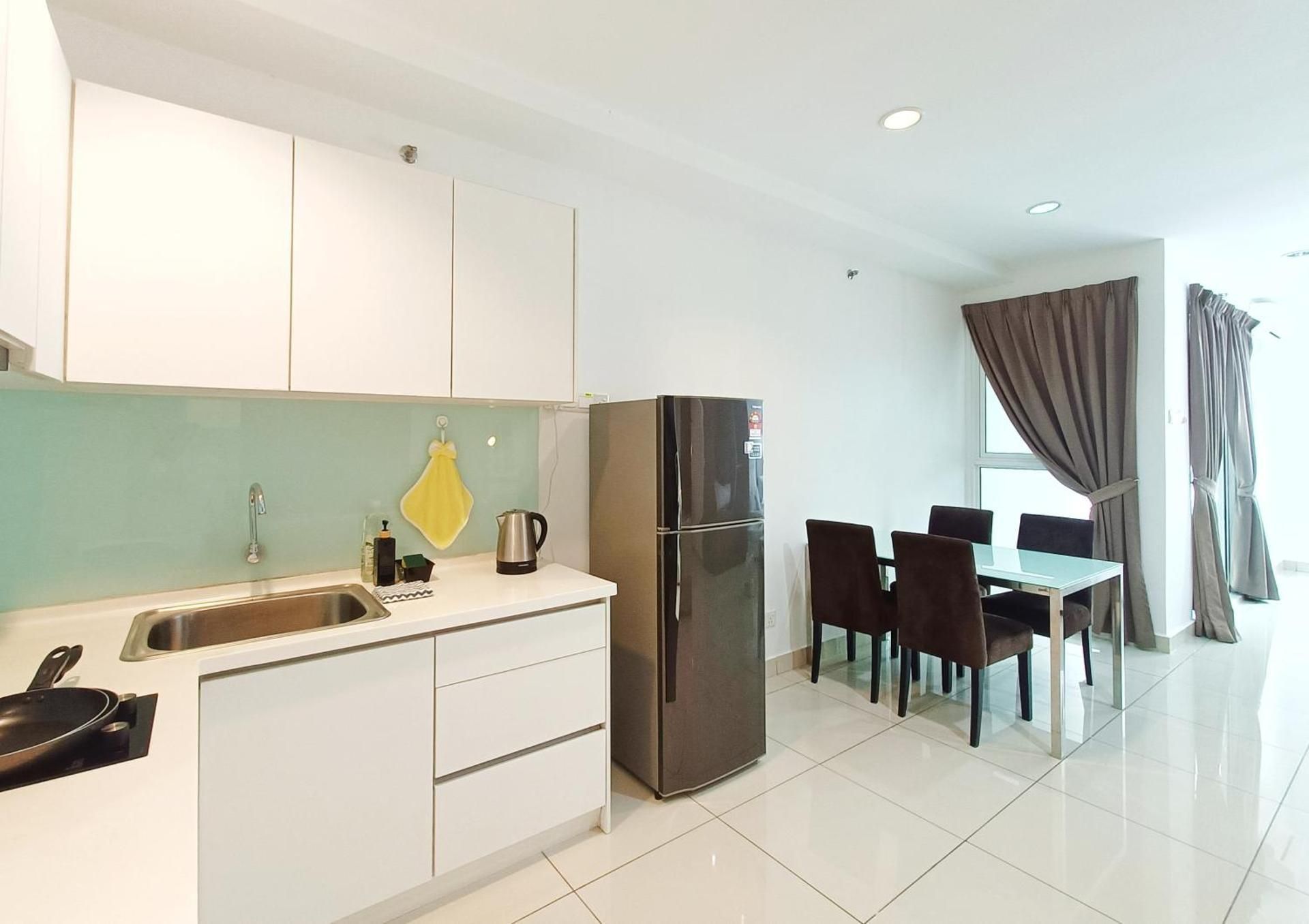 Studio Apartment with Queen Bed