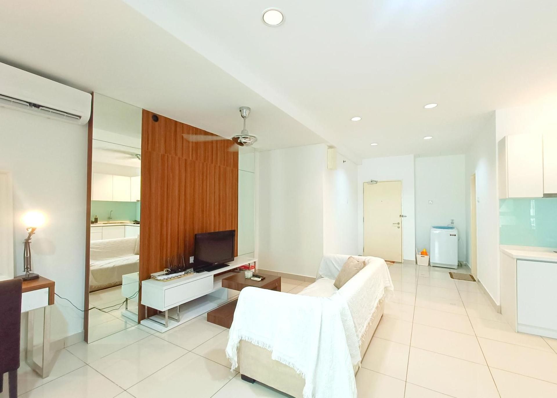 Studio Apartment with Queen Bed