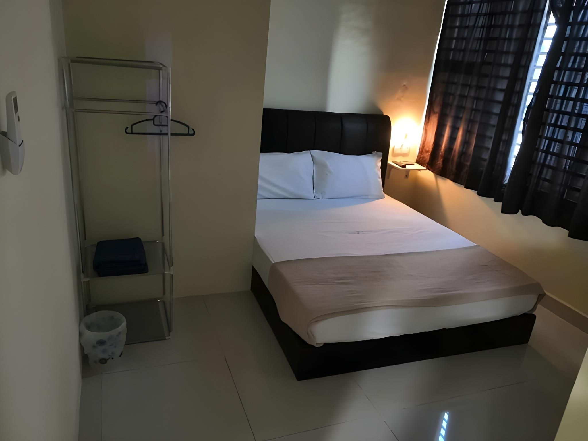 Budget Queen Room