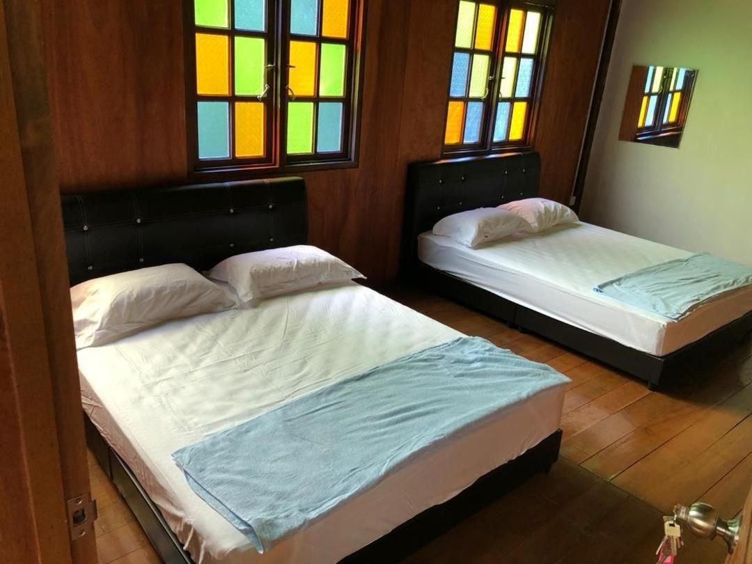 Quadruple Room with Private Bathroom
