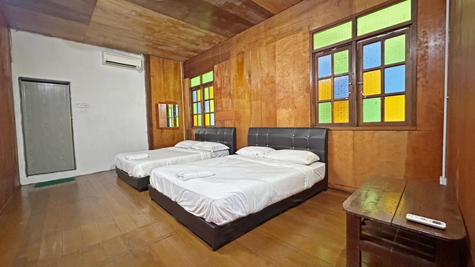 Quadruple Room with Private Bathroom