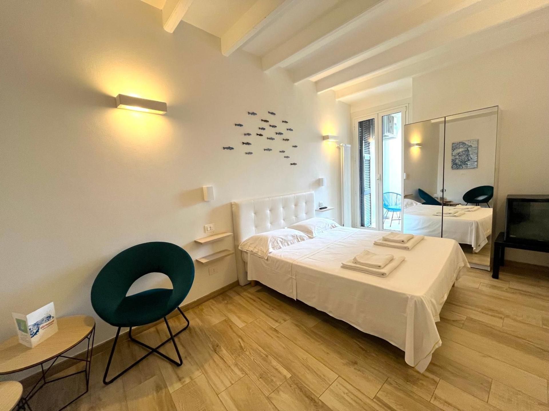 Deluxe Double Room with Castle View