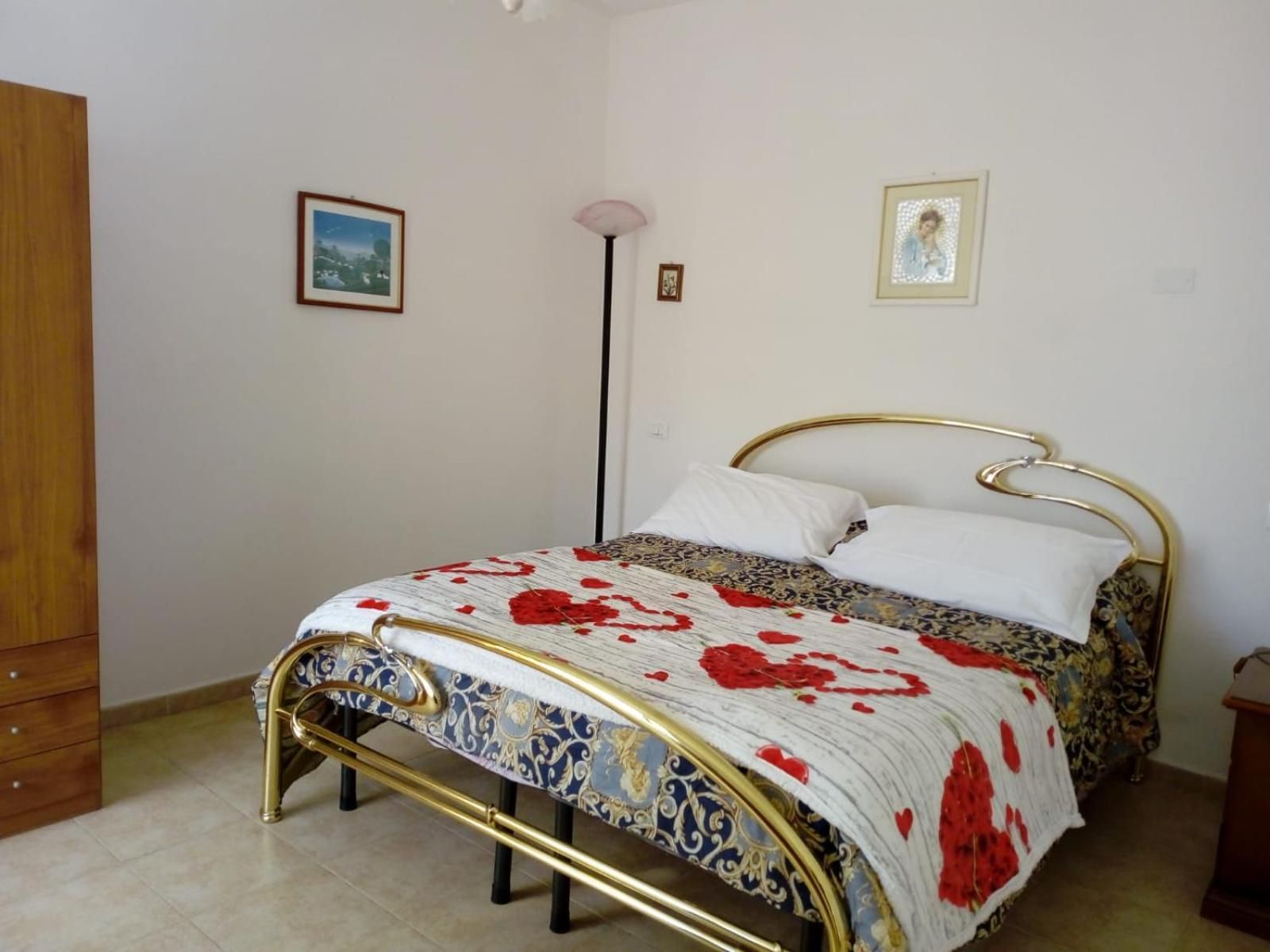Large One-Bedroom Apartment - Annex