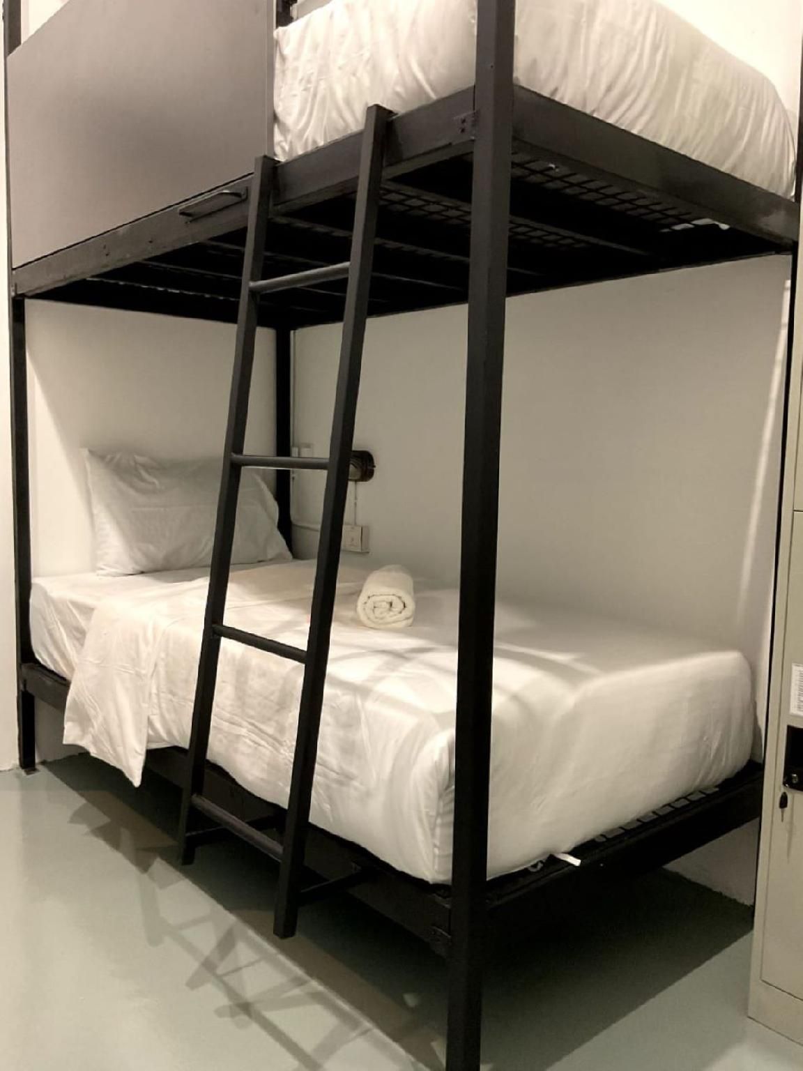 Female Dormitory 01 - 6 Bunk Beds