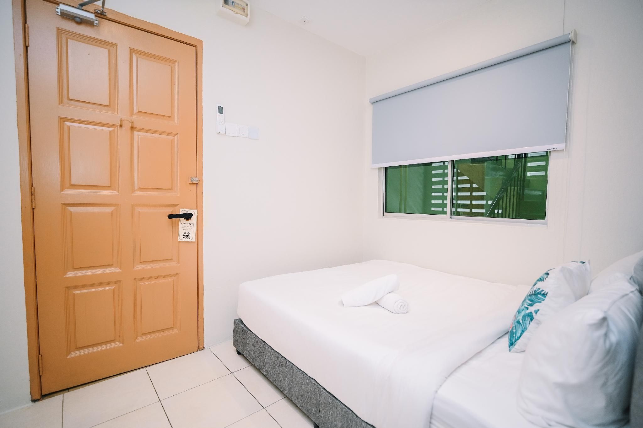 Queen Room with Shared Bathroom