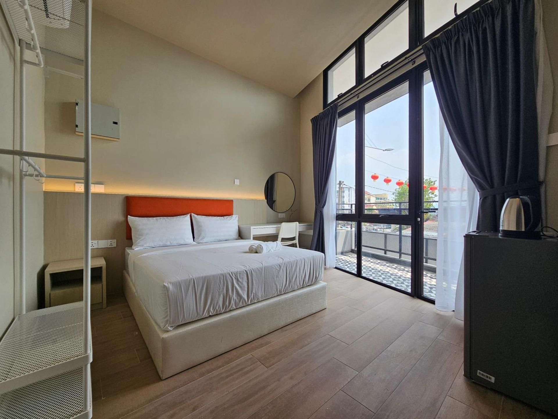 Deluxe Double Room with Balcony and Sea View