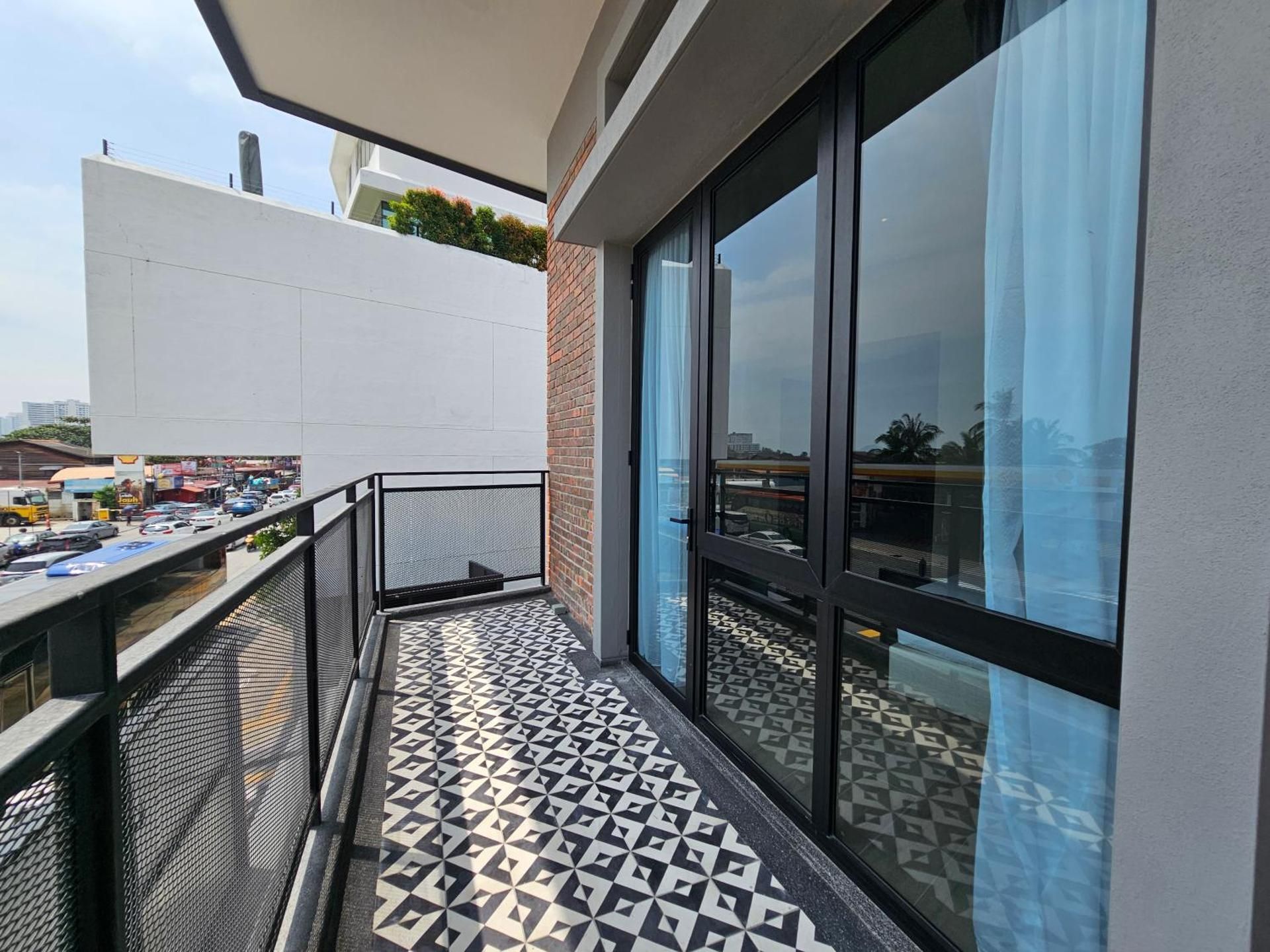 Deluxe Double Room with Balcony and Sea View