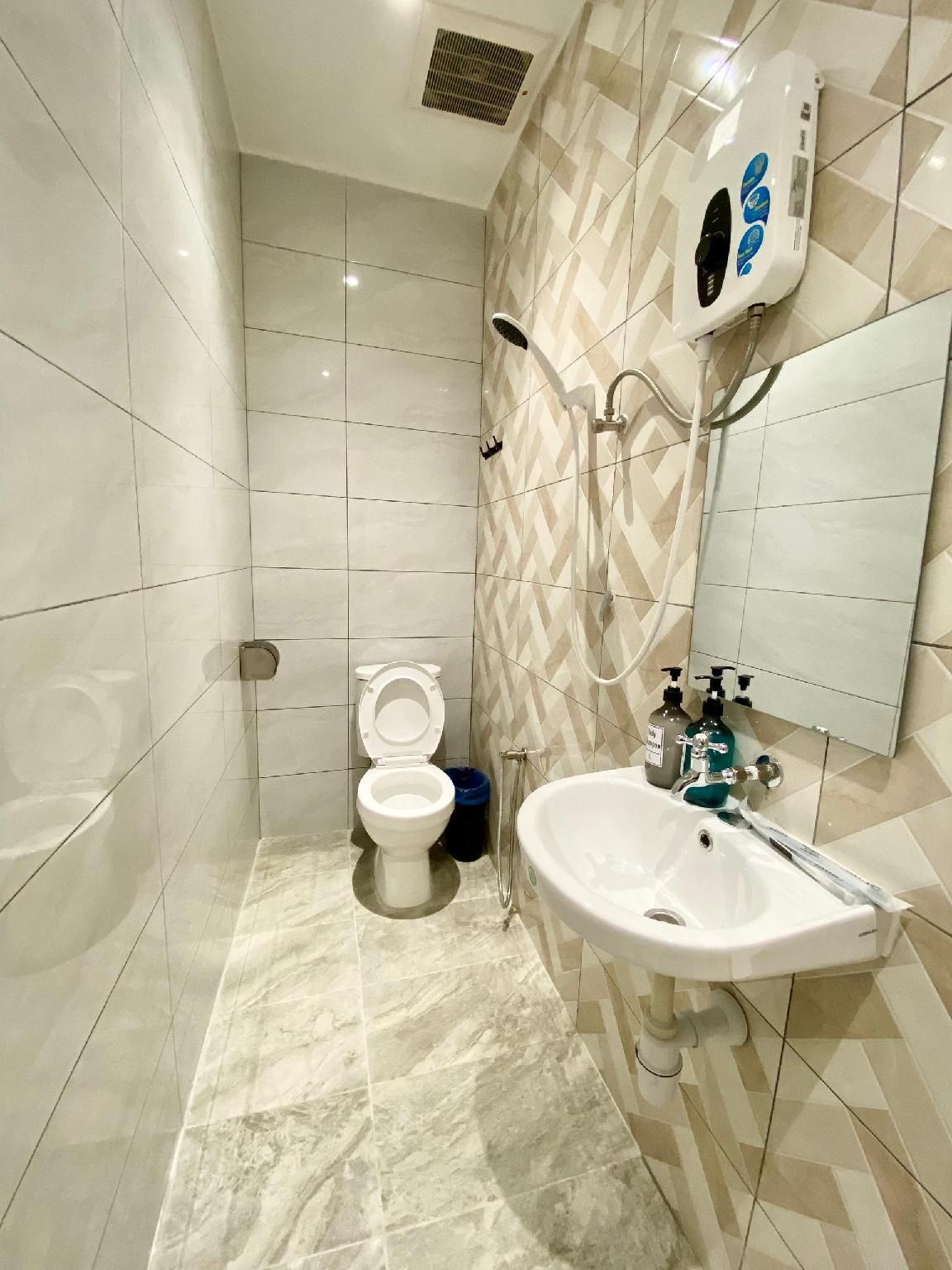 The 6N by Sky Hive Standard Room 3