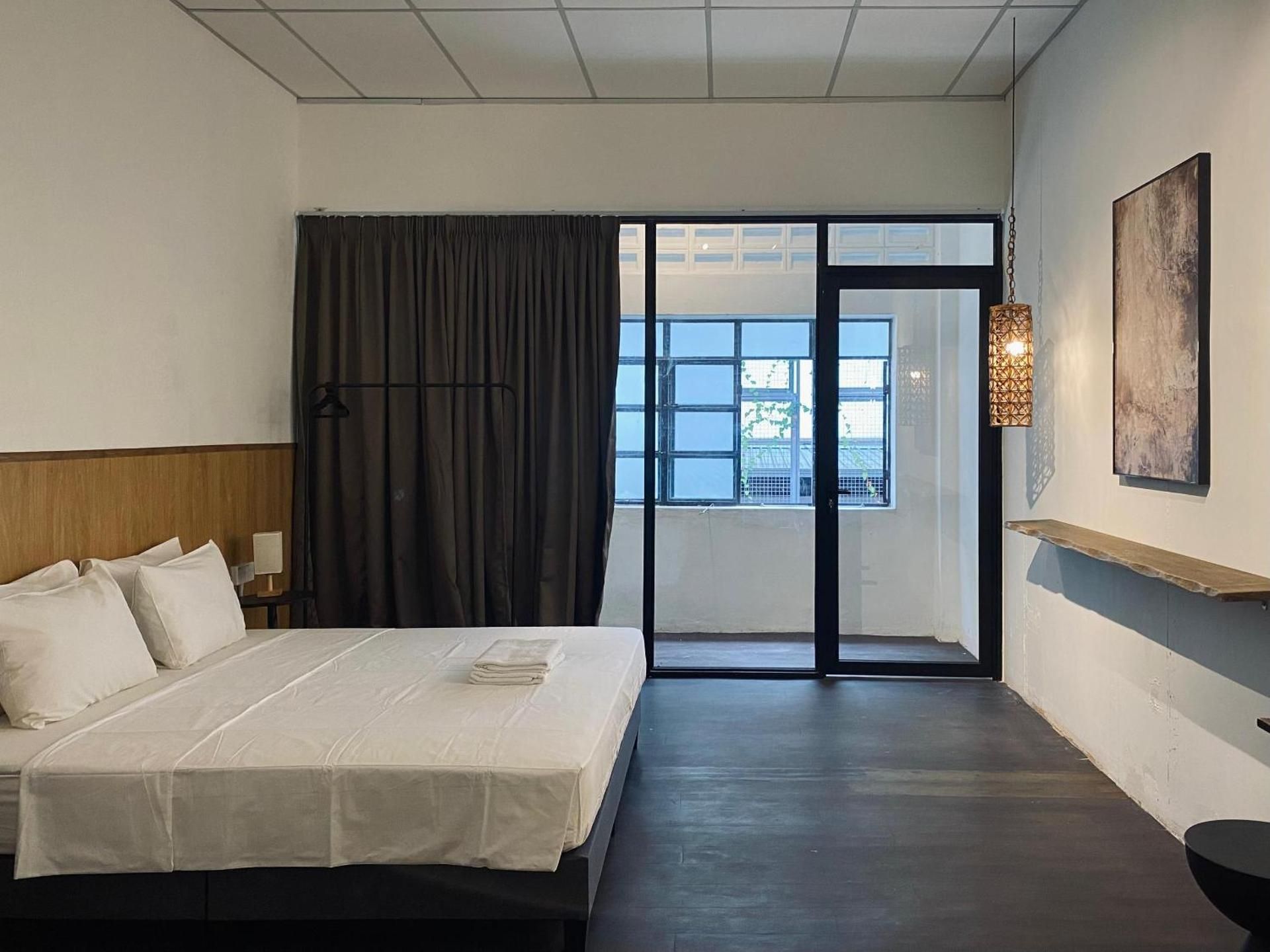 Deluxe King Suite