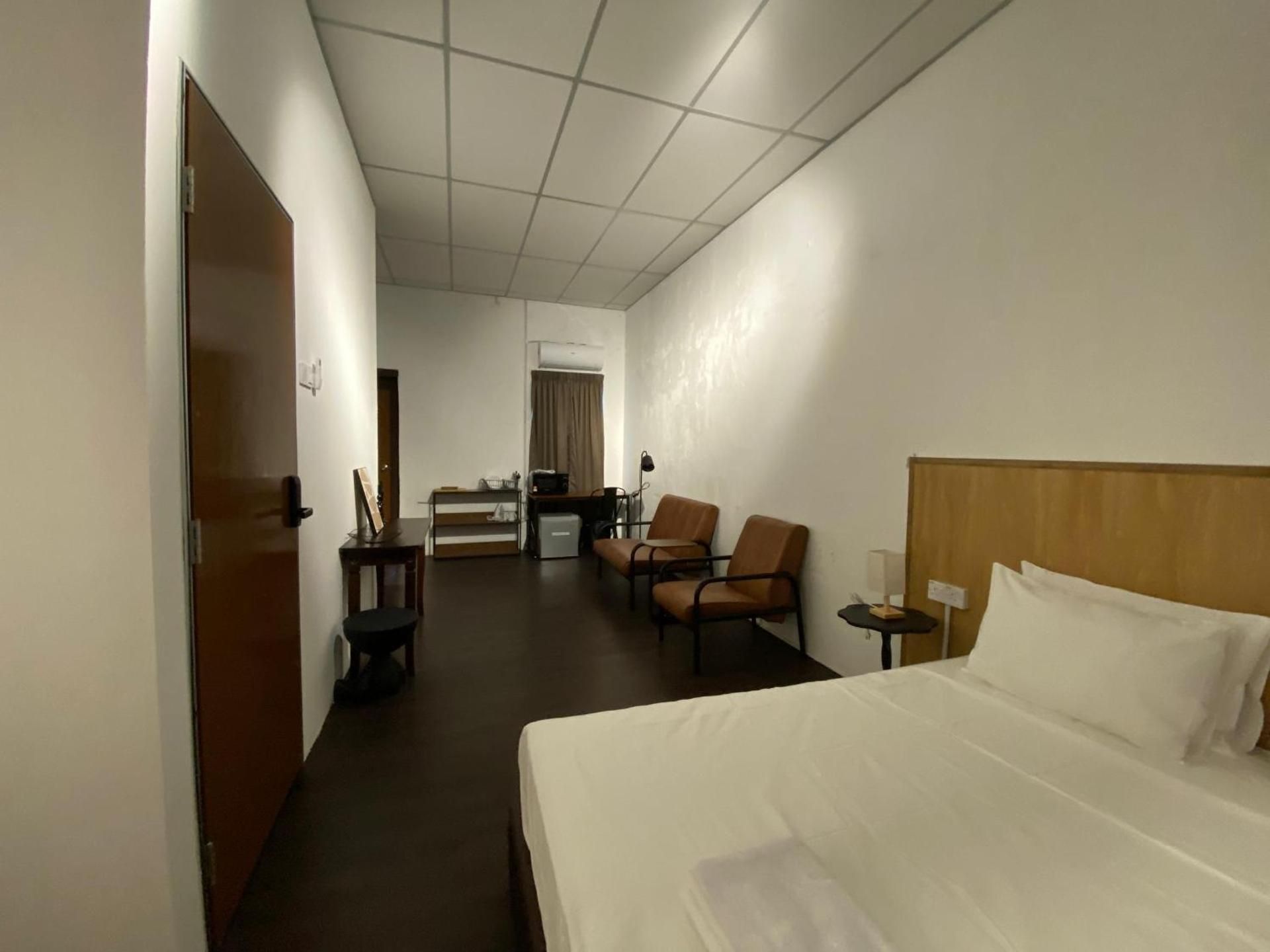 Deluxe King Suite