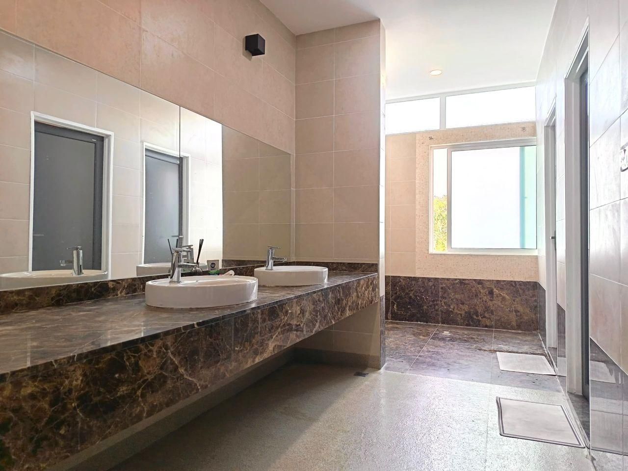 Triple Room Shared Bathroom