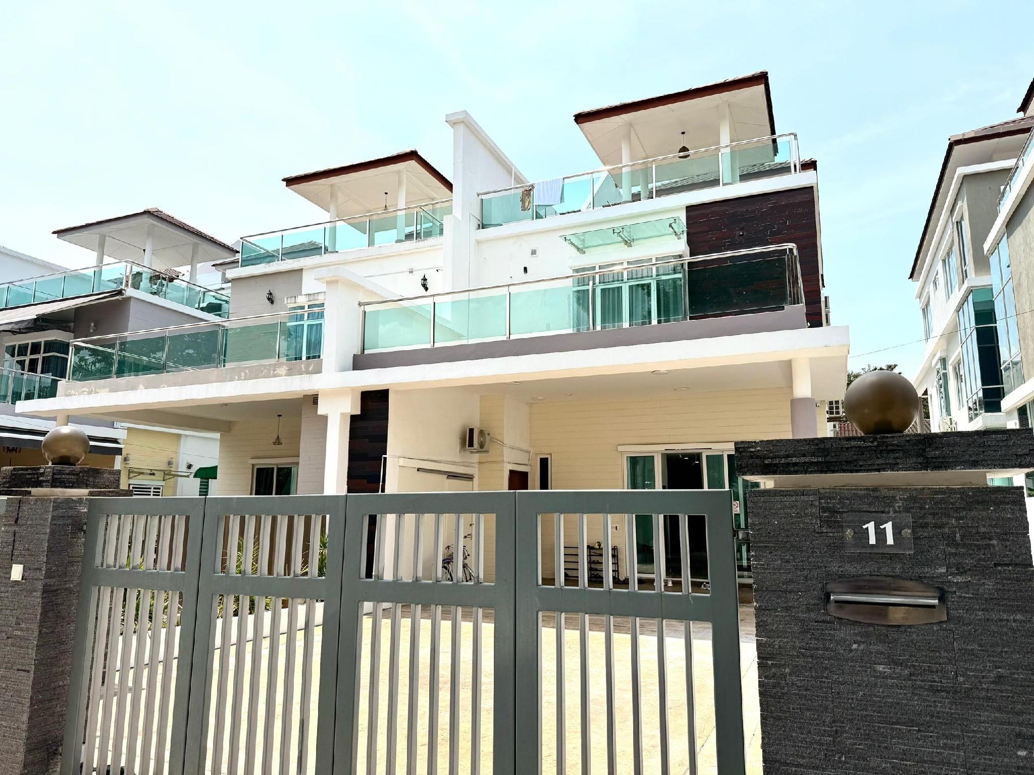 myroom @ 11 J.Adams, Georgetown