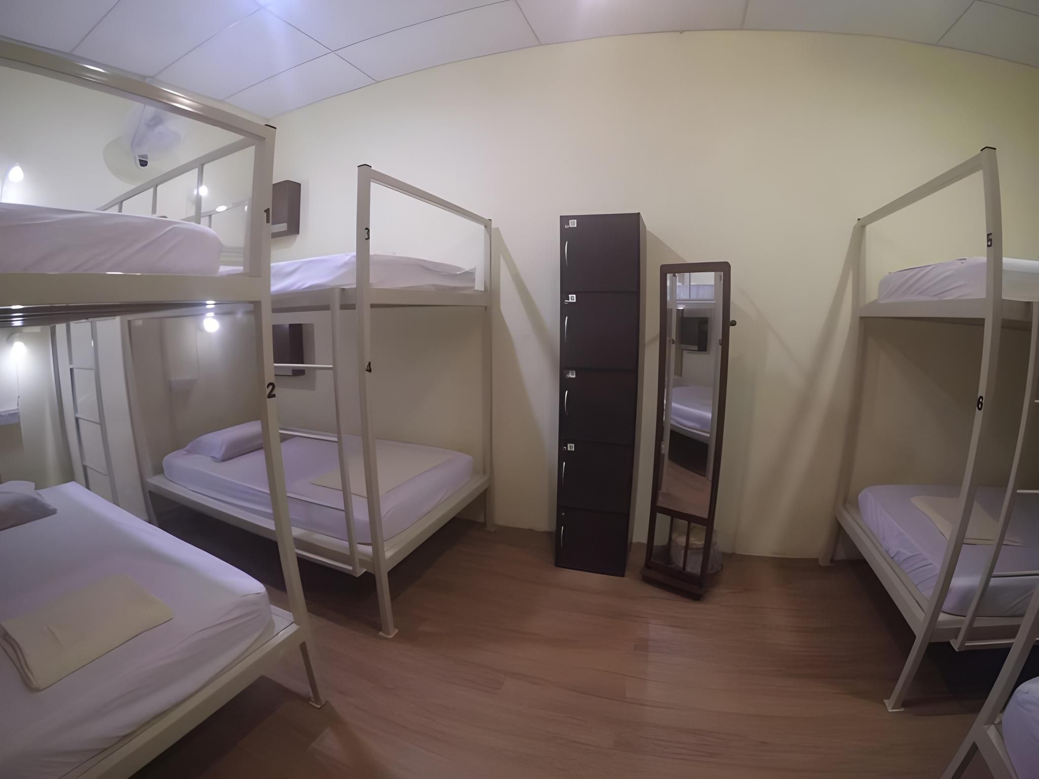 Bunk Bed in 8-Bed Female Dormitory Room