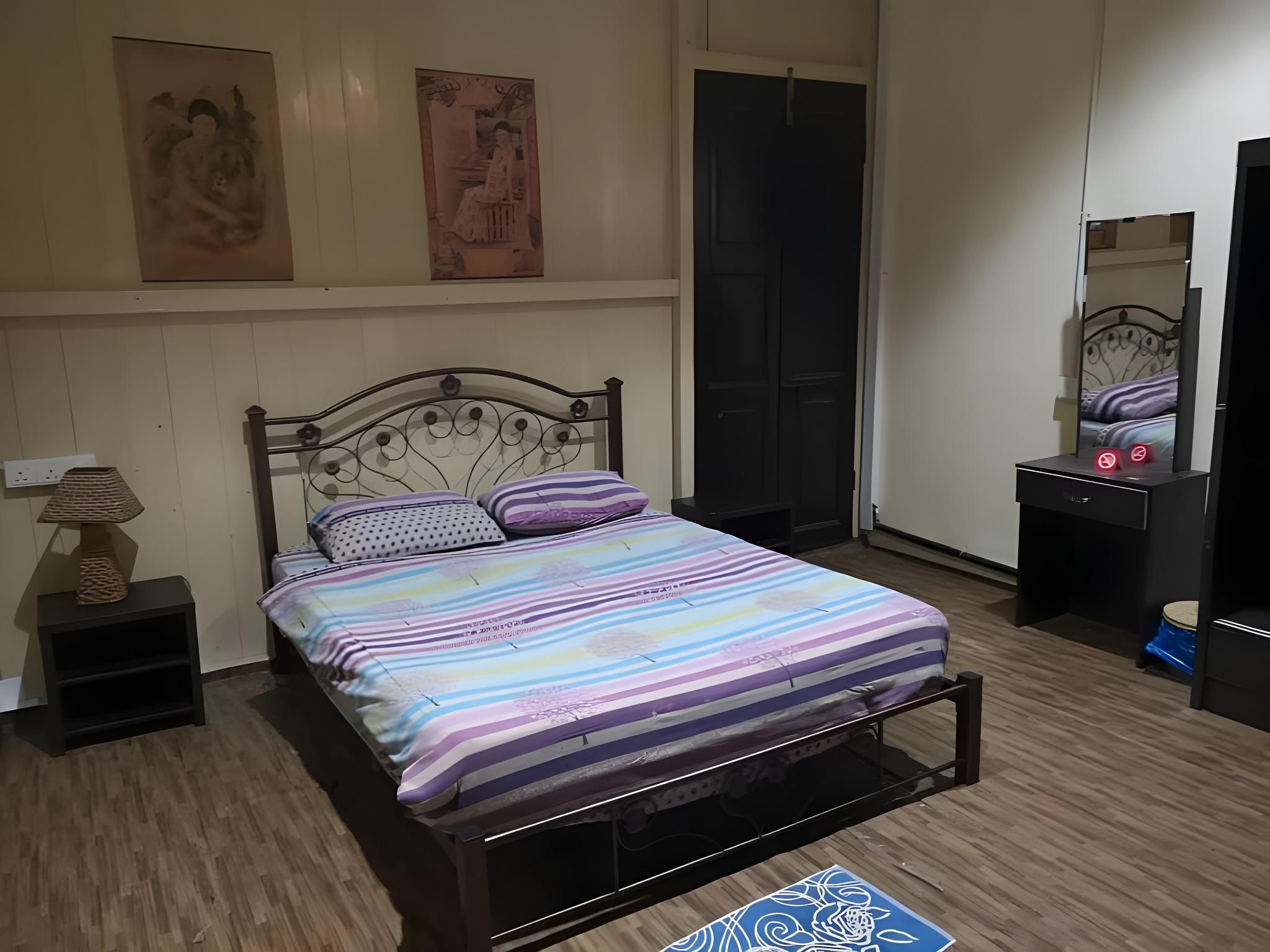 Superior Room with Shared Bathroom